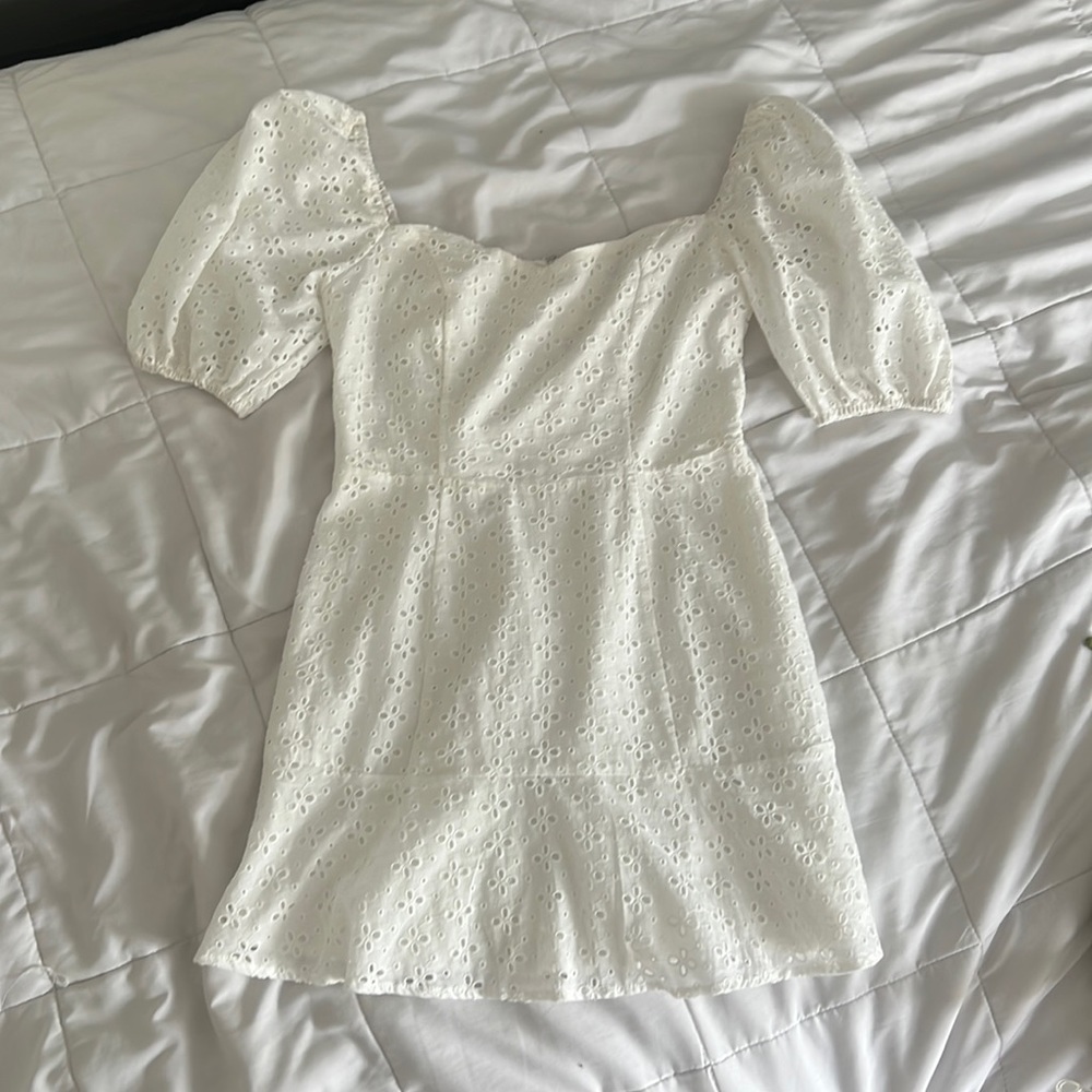 Nectar clothing eyelet  white puff sleeve dress